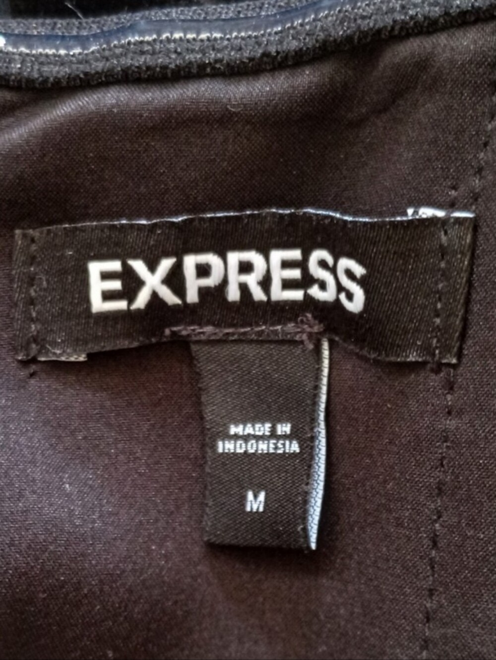 Express black velour sweetheart neckline strapless cocktail dress - Picture 11 of 12